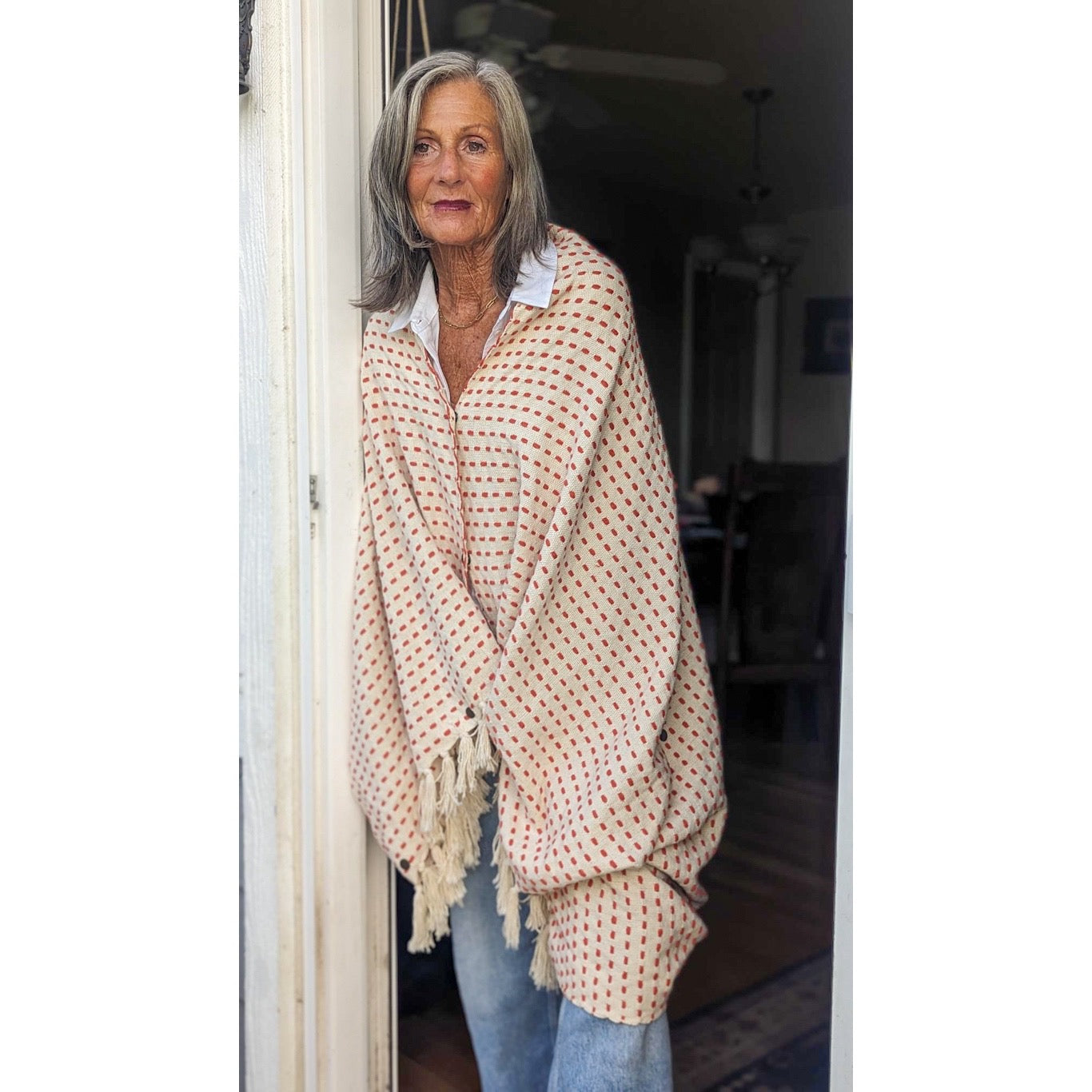 Haci-Wearable Throw