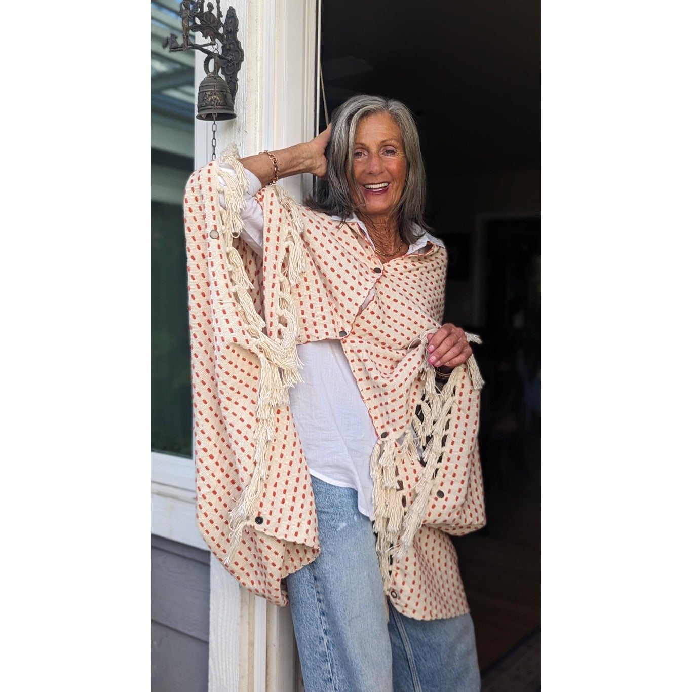 Haci-Wearable Throw