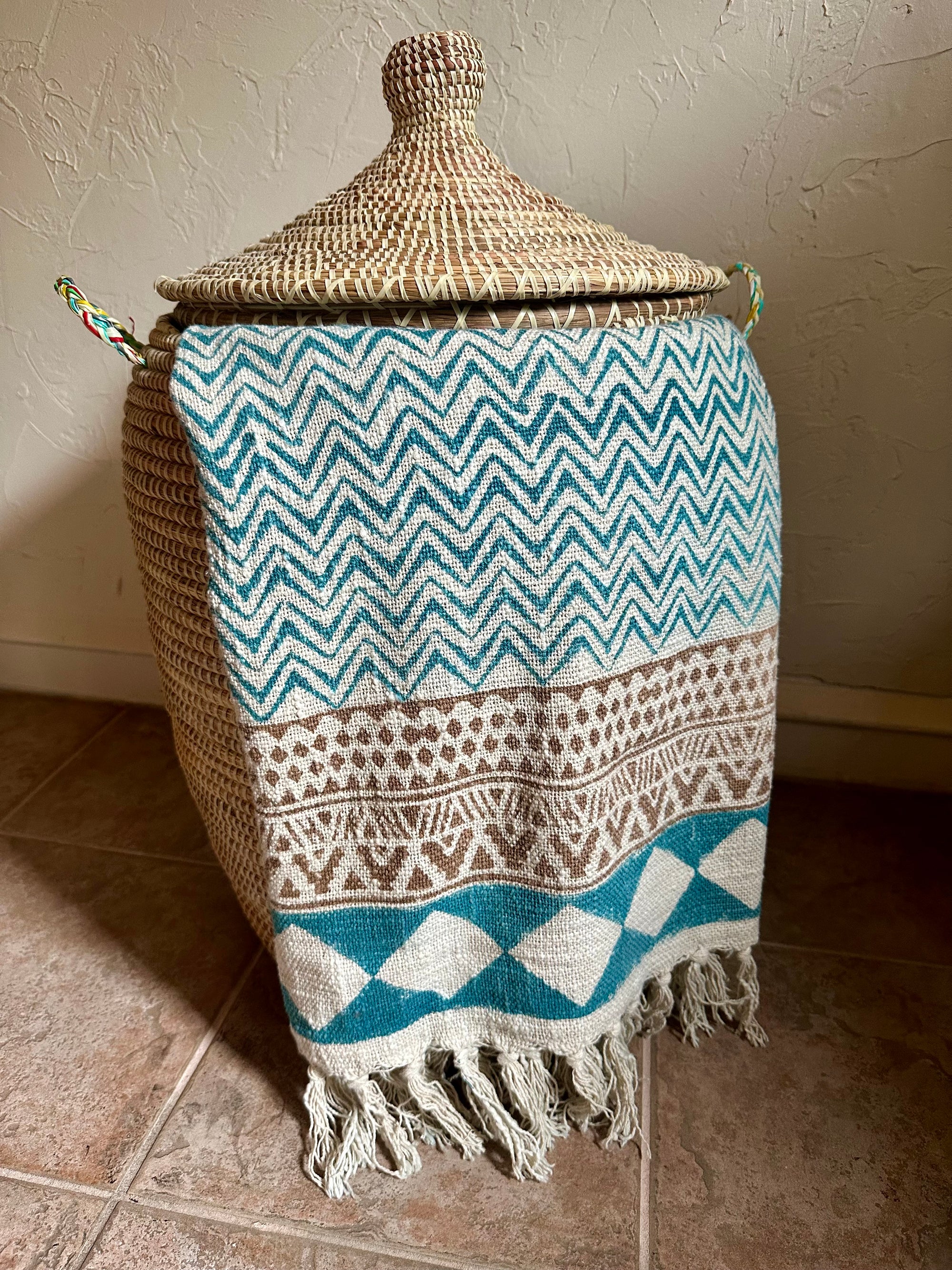 Turq - Wearable Throw