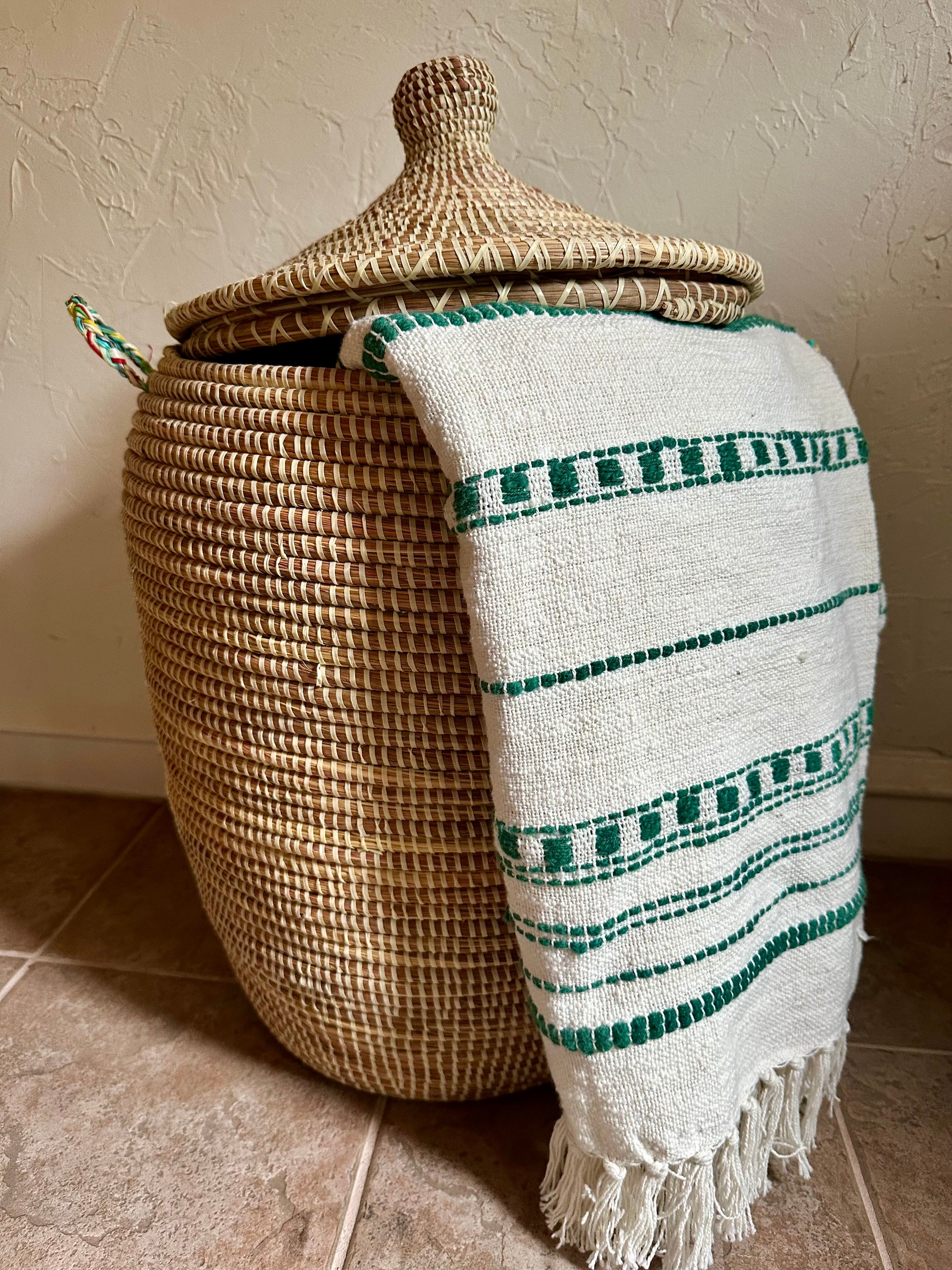 Geness - Wearable Throw