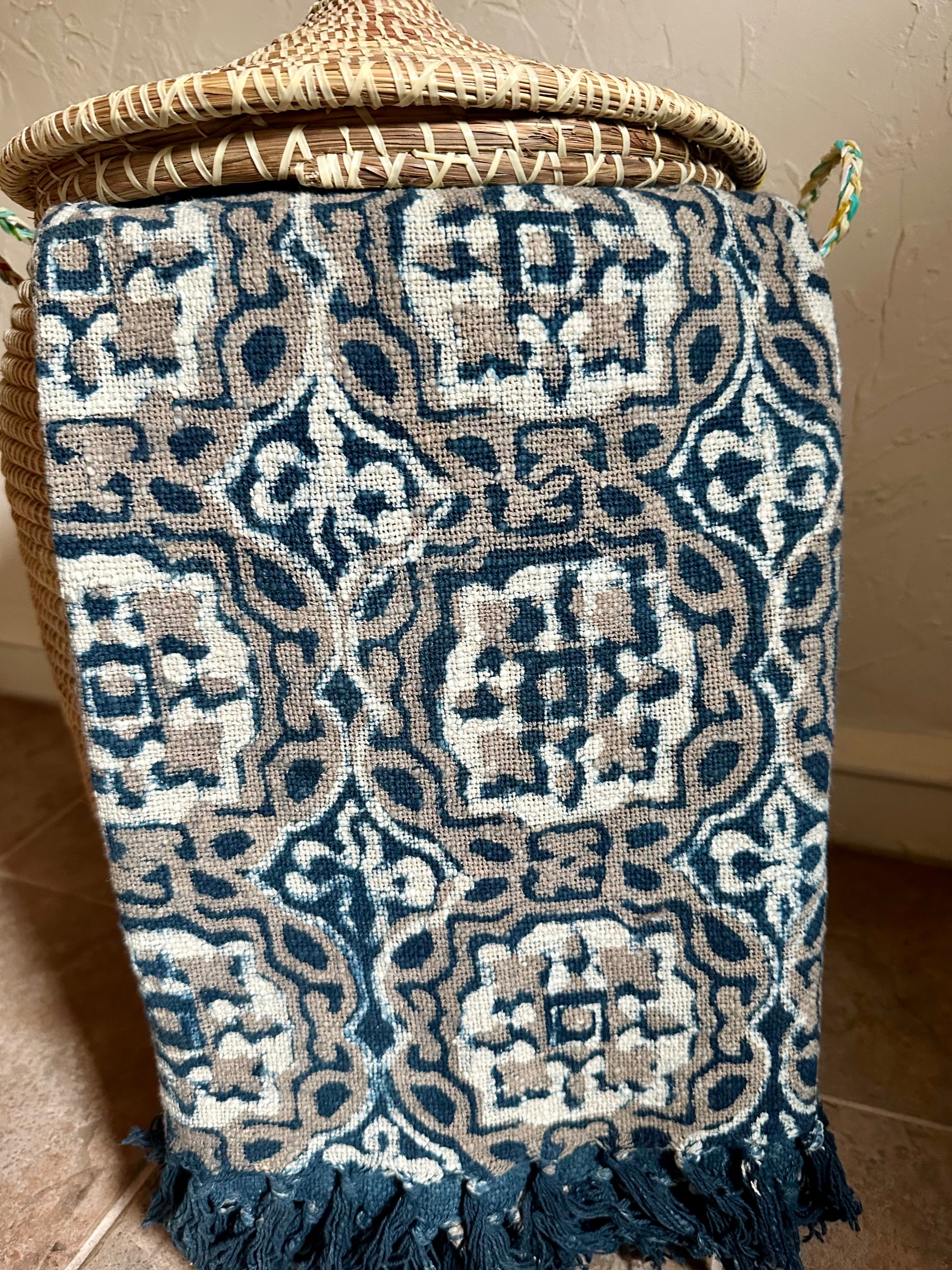 Navi - Wearable Throw