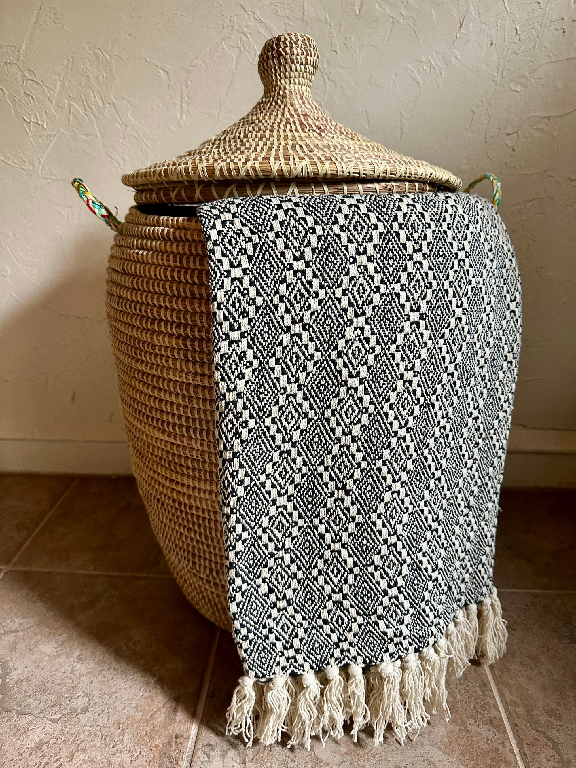 Haci-Wearable Throw