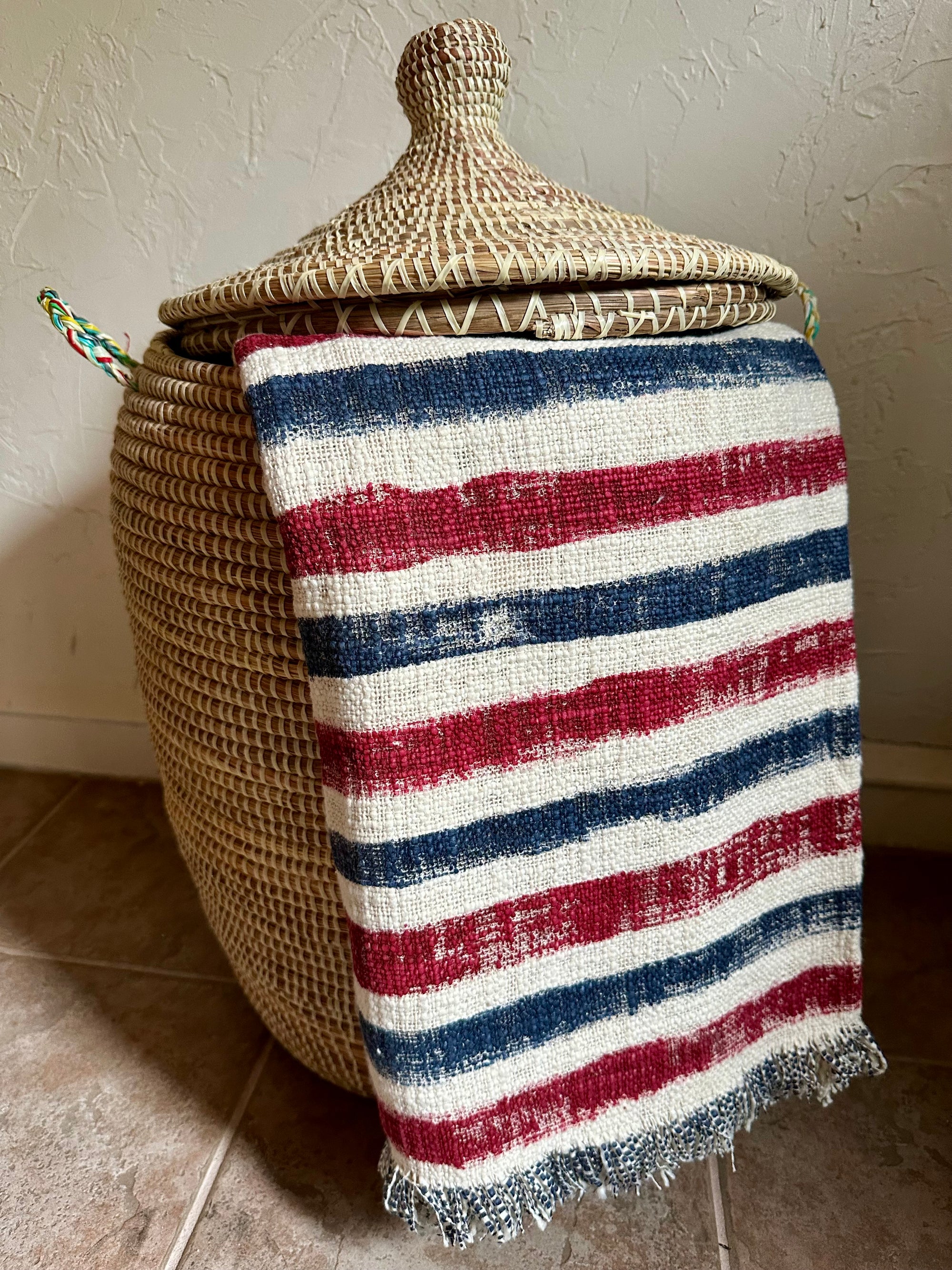 Ameri - Wearable Throw