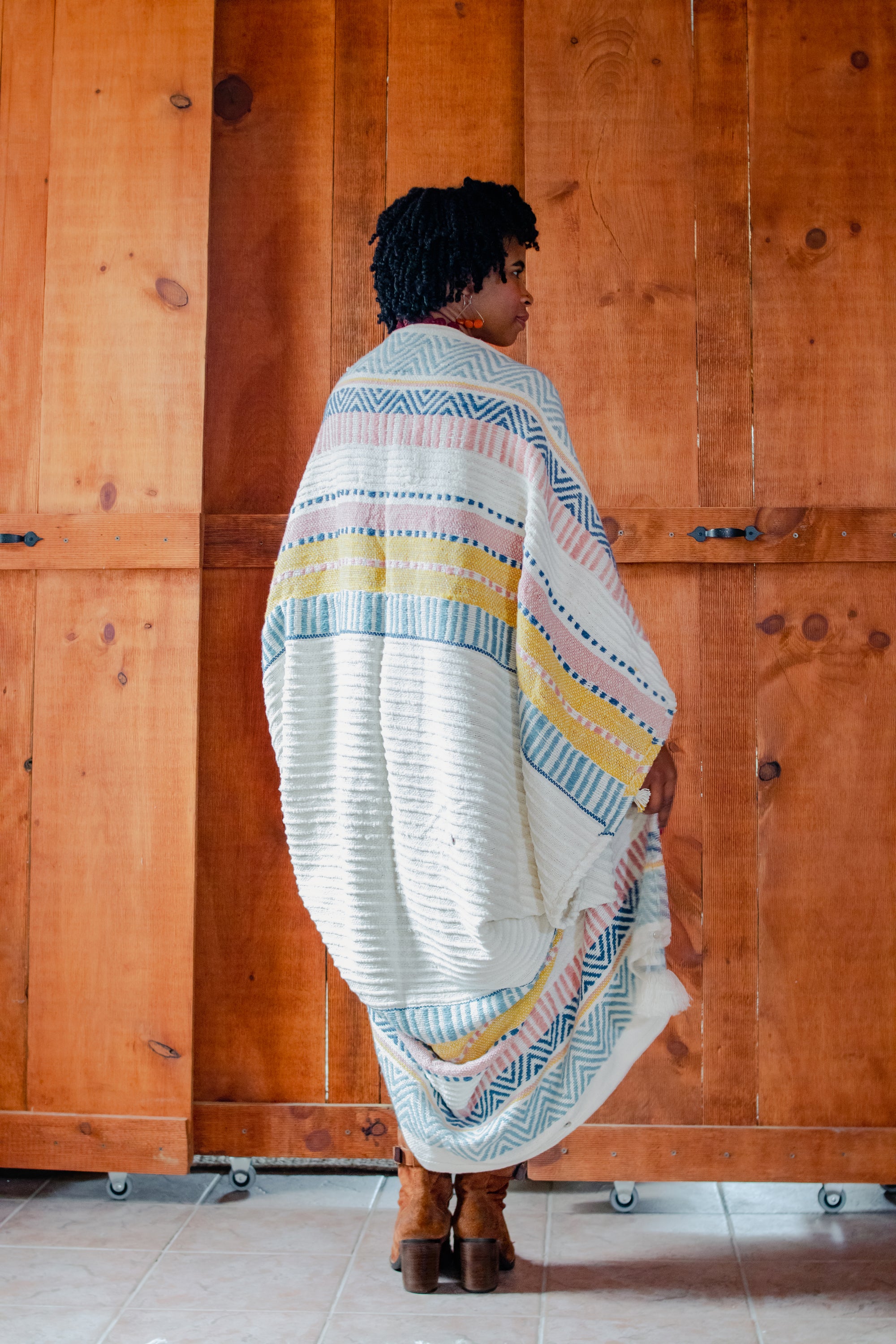 Omani - Wearable Throw