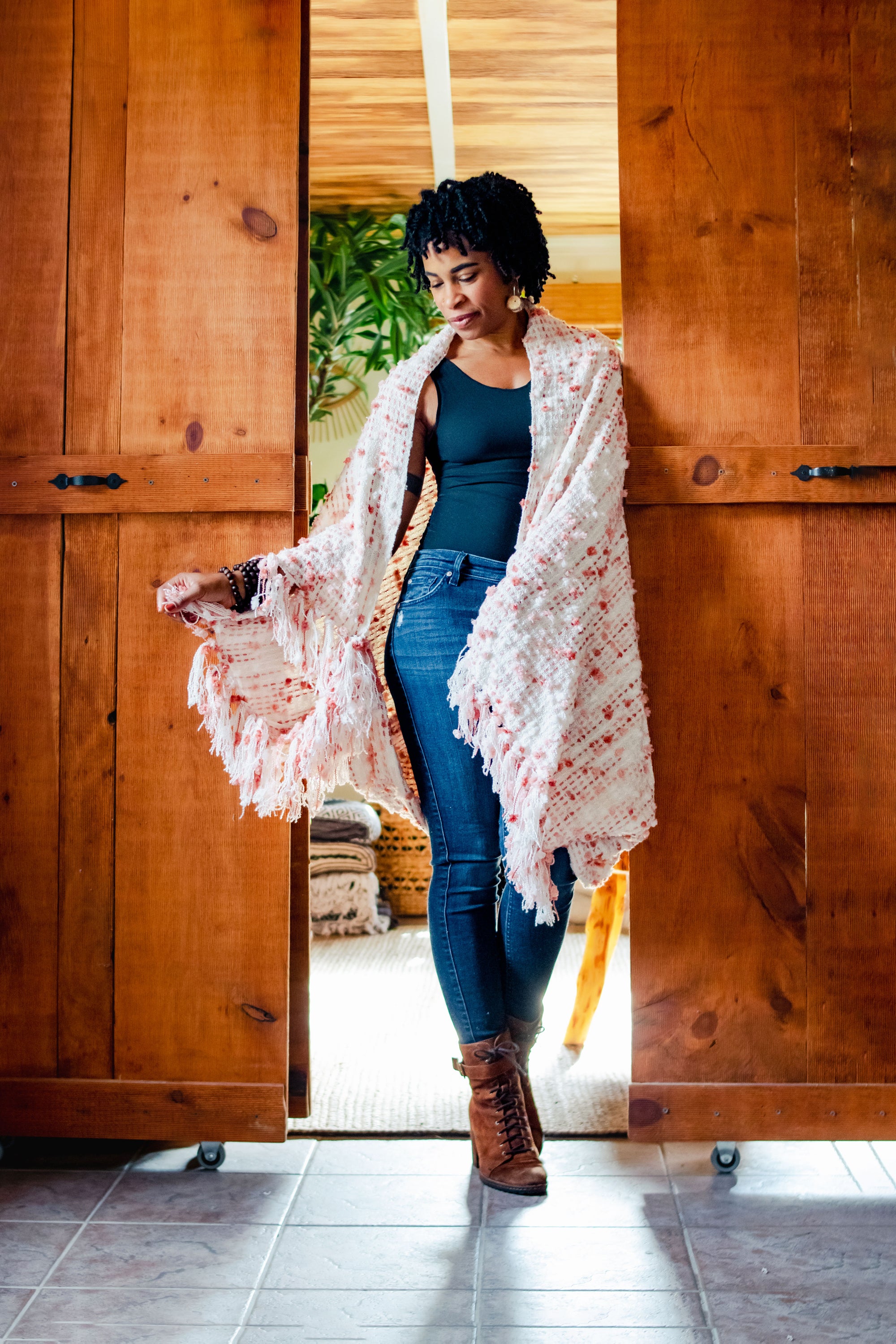 Phu - Wearable Throw